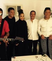 2015_JacksonsShowDubai2.jpg