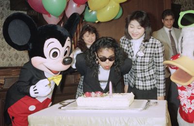 1990_-_Janet_s_Birthday_Party_at_Tokyo_Disneyland2C_Japan_.jpg