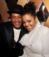 2010_-_Q-Tip_s_40th_birthday_party_at_LIV_at_Fontainebleau2C_Miami.jpg