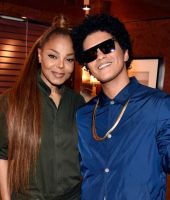 Janet-BrunoMars-2018BBMAs.jpg