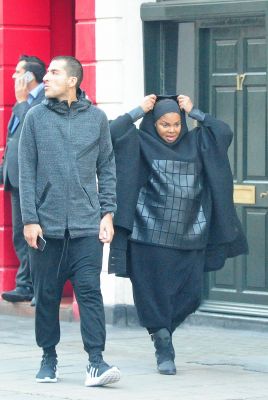 jj_pregnant_shopping_london16__282029.jpg