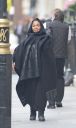 jj_pregnant_shopping_london16__281129.jpg