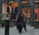 jj_pregnant_shopping_london16__28629.jpg
