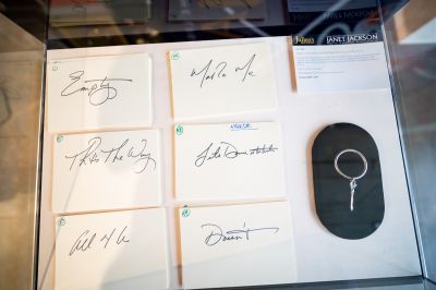 beverlyhills_juliensauctions_official_282329.jpg