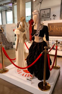 jj_juliensauctions_beverlyhills_gallery_opening_2021_281729.jpg