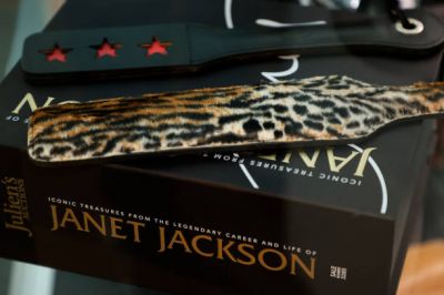 jj_juliensauctions_beverlyhills_gallery_opening_2021_283929.jpg