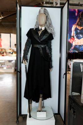 jj_juliensauctions_beverlyhills_gallery_opening_2021_285829.jpg