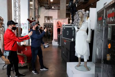 jj_juliensauctions_beverlyhills_gallery_opening_2021_289429.jpg