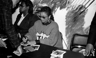 jj_JanetSignignEvent1986_28829.jpg