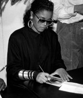 jj_JanetSignignEvent1986_28529.jpg