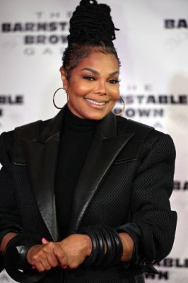 jj__BarnstableBrown_KentuckyGala22_281229.jpg