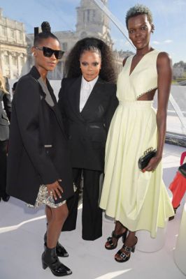 jj_McQueenShowLondon2022_28829.jpg