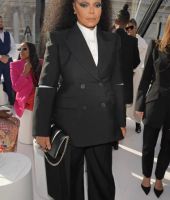 jj_McQueenShowLondon2022_28429.jpg