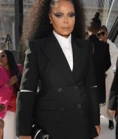 jj_McQueenShowLondon2022_28729.jpg