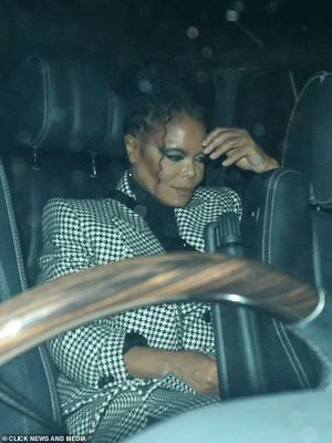jj_LeavingMcQueenParty_22-_5_.jpg