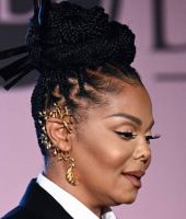 jj_TrustArabiaAwards_Qatar_281229.jpg