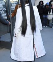 jj_Thom_Browne_NYFW24_Arrivals_281129.jpg