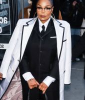 jj_Thom_Browne_NYFW24_Arrivals_281429.jpg