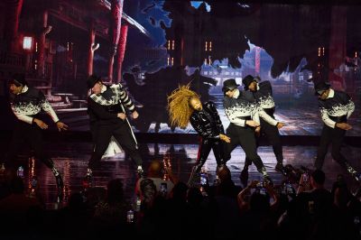 jj_VegasFinalAct_00006.jpg