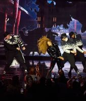 jj_VegasFinalAct_00006.jpg