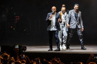 jj_JacksonsConcertUK_20252.jpg