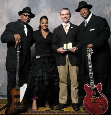 jj-TECAwards_2004_3~0.jpg