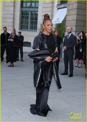 jj_JanetTomFord_PFW2500017.jpg