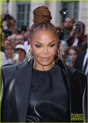 jj_JanetTomFord_PFW2500021.jpg