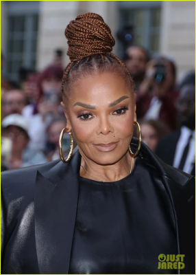 jj_JanetTomFord_PFW2500022.jpg