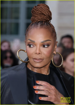jj_JanetTomFord_PFW2500029.jpg