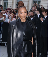 jj_JanetTomFord_PFW2500025.jpg