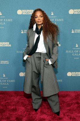 jj_GrammyHallFame_Carpet_00002.jpg