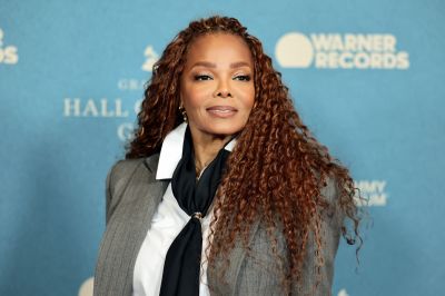 jj_GrammyHallFame_Carpet_00003.jpg
