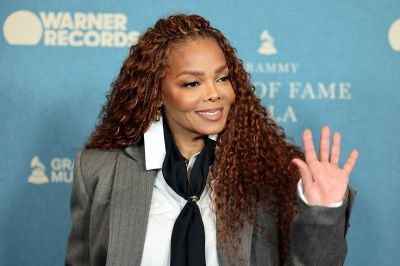 jj_GrammyHallFame_Carpet_00005.jpg