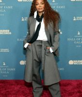 jj_GrammyHallFame_Carpet_00002.jpg
