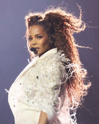 Click to view full size image
==============
jj_JanetJapanTour_202600014.jpg jj_JanetJapanTour_202600014.jpg
