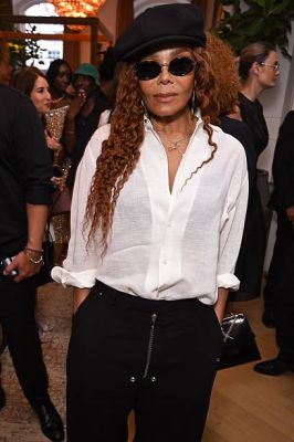 jj_Janet_RHLondonGallery00001.jpg