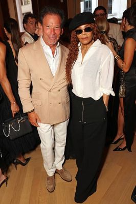 jj_Janet_RHLondonGallery00003.jpg