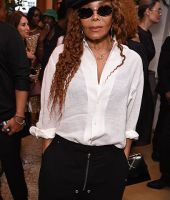 jj_Janet_RHLondonGallery00001.jpg