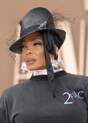 Click to view full size image
==============
jj_BET26_Carpet00007.jpg jj_BET26_Carpet00007.jpg