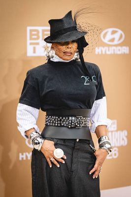 Click to view full size image
==============
jj_BET26_Carpet00012.jpg jj_BET26_Carpet00012.jpg