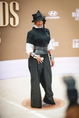 Click to view full size image
==============
jj_BET26_Carpet00019.jpg jj_BET26_Carpet00019.jpg