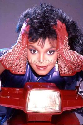 janet_DreamStreetPromo_14.jpg