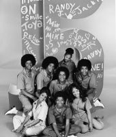 1976_Jackson_Family_Portrait.jpg