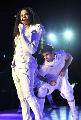jj_nonestour_London7.jpg