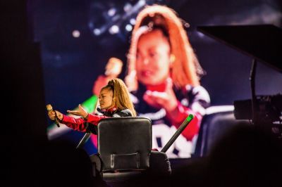 jjoutsidelandsfest_281829~0.jpg