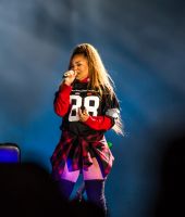 jjoutsidelandsfest_282129~0.jpg