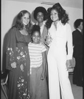 1975_Unknown_Janet_Michael_LaToya_LindaBlair.jpg