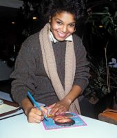1982_JanetJacksonAlbumSigning_2.jpg