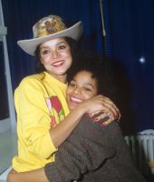 1982_JanetJacksonAlbumSigning_5.jpg